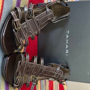 Like new condition Tahari sandals